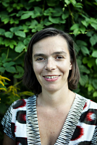 SAMSPILL: Psykologspesialist Toril Str�msnes forteller at hennes ekspertise som fagperson lett kan misbrukes i diagnosejakten.

- Som ekspert p� barnets problem risikerer vi � ut�ve et maktovergrep, sier hun, men understreker at hennes ekspertise f�rst og fremst handler om kunnskap om utvikling av samspill og kommunikasjon. Foto: Nina Hansen