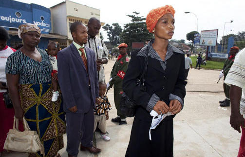 I RETTEN: Enken etter den drepte sj�f�ren, Bibiche Kasongo, var p� plass i retten. - Jeg h�per vi f�r rettferdighet i dag, sa hun til Dagbladet f�r domsslutningen ble lest opp. Foto: ESPEN R�ST/DAGBLADET