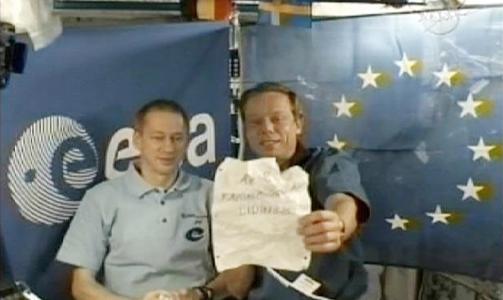 P� OPPDRAG: Astronautene Frank de Winne og Christer Fuglesang under pressekonferansen fra ISS 7. september. Foto: REUTERS/NASA TV/SCANPIX