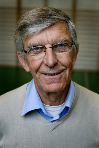 VALGGENERAL: Lektor Tore Haakensen er Valggeneral og er en av de ansvarshavende bak skolevalget ved Oslo katedralskole mandag formiddag.
Foto: Jon-Michael Josefsen / Scanpix