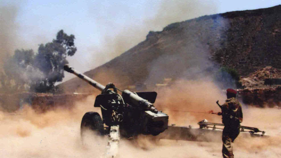 KAMPER: Dette bildet skal vise jeminittiske stryker i kamper med al-qaida-grupperinger. Foto: AP Photo/Yemeni Army/Scanpix