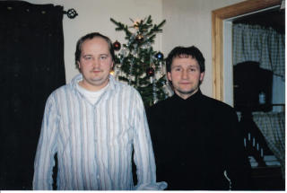 BR�DRE: Roger Skar (t.h) mener broren Jonnys liv kunne v�rt reddet dersom han ikke ble nektet innleggelse p� psykiatrisk avdeling. Foto: PRIVAT