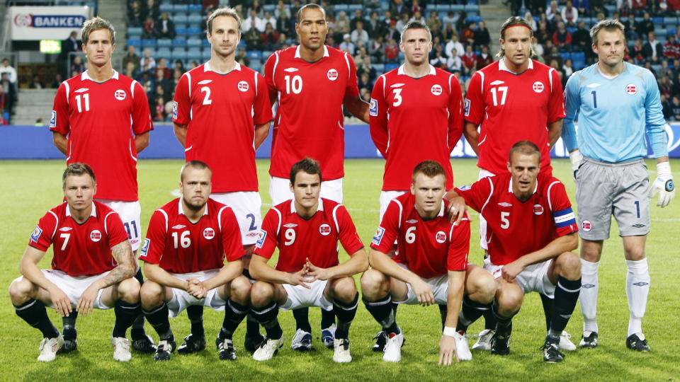 SIKRET ANNENPLASSEN I GRUPPA: De norske gutta ble nummer to i sin kvalikgruppe etter 2-0 mot Makedonia i forrige m�ned, men det holder med stor sannsynlighet ikke til en playoff-plass. Der ville Norge i s� fall m�tt et seedet lag - etter at Fifa og Sepp Blatter i forrige uke plutselig bestemte seg for � dele gruppetoerne inn i to puljer.  
Foto: Heiko Junge / Scanpix