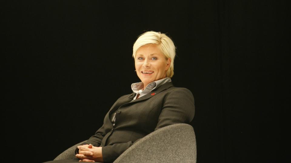 VIL STYRE NORGE: Siv Jensen og Frp er lei av � v�re st�tteparti. N� vil de sitte i regjering. Her er Jensen klar til partilederutsp�rringen p� TV2. Foto: Heiko Junge / Scanpix