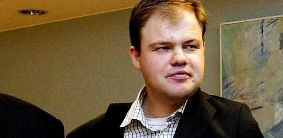FORELDRENE KONKURS: Bodhild Baasland og den nylig avg�tte Stavanger-biskopen Ernst Baasland, er sl�tt personlig konkurs p� grunn av s�nnens bedrageri, etter at de kausjonerte for l�nene som ble gitt til s�nnen. Foto: Rolf M. Aagaard