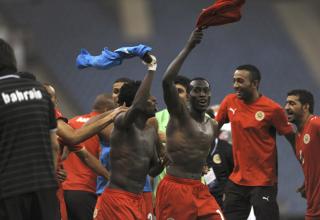 HEMNINGSL�S JUBEL: S� godt f�les det � vinne p� overtid. Foto: REUTERS/Fahad Shadeed