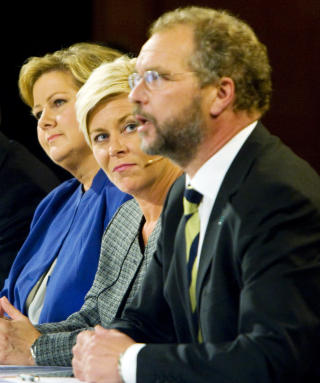 DE BORGELIGE: Fra venstre: Erna Solberg (H�yre), Siv Jensen (Frp) og Lars Sponheim (Venstre) under NRKs  partilederdebatt i Samfunnssalen i g�rkveld.
Foto: Heiko Junge / Scanpix