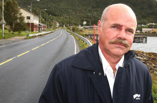 IKKE HYGGELIG: &mdash; Det er ikke hyggelige tall. Det er klart, sier ordf�rer i Evenes Jardar Jensen (H) til Dagbladet. Foto: Hans Arne Vedlog.