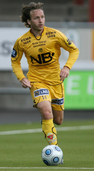 SCORET: Evigunge Stig Johansen satte inn Glimts lederm�l. Foto: SCANPIX.