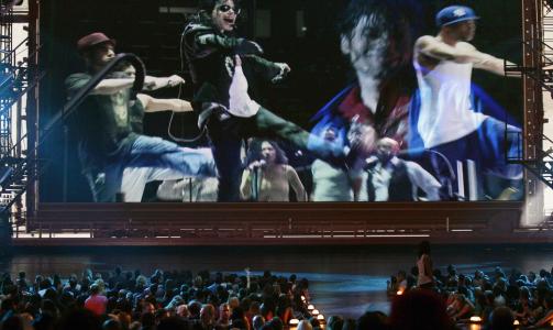 PREMIERE I NATT: Publikum p� MTV Video Music Awards i New York var de f�rste som fikk se traileren. Foto: SCANPIX