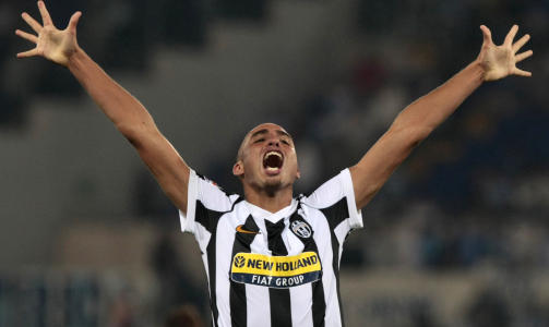 KJEMPESTART: David Trezeguet og Juventus har innledet Serie A-sesongen med tre strake seire. Tirsdag venter Bordeaux i Champions League. Foto: AP
