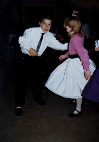 P� DANSEFOT: Tjostolv svinger seg p� dansegulvet.