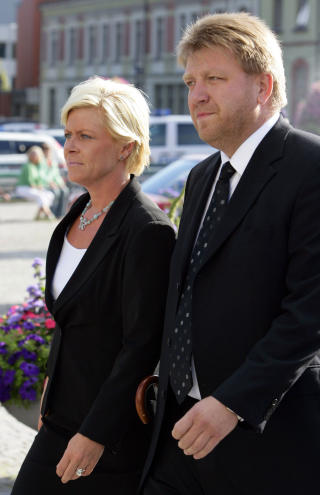 RASER: FrP-generalsekret�r Geir Alm�svold Mo raser mot det han kaller en d�rlig sp�k. 
Foto Tor Erik Schr�der / SCANPIX .