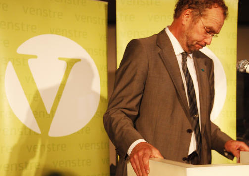 T�FT NEDERLAG: Det var en preget og resignert Lars Sponheim som i g�r inns� at hans tid som partileder var over.
Foto: Erik Johansen / Scanpix
