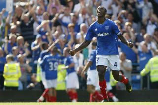 FOR H�Y GJELD: Portsmouth ville ikke f�tt starte denne sesongen uten restriksjoner med de nye reglene. Foto: AP/Sang Tan
