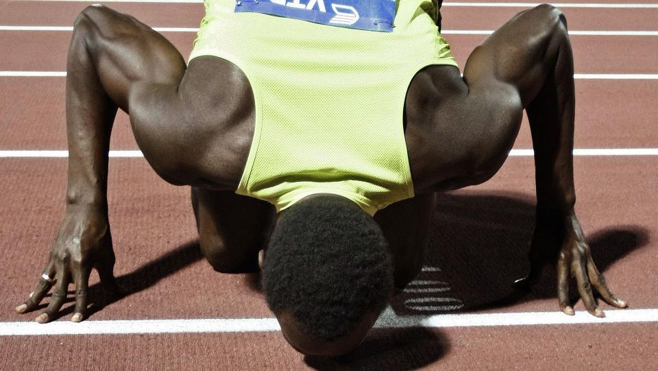 TROFAST MOT L�PEBANEN: Usain Bolt holder seg p� tartandekket de n�rmeste �ra. Han har lyst til � pr�ve seg i lengdegropa f�r han legger opp, men sier at det kanskje blir f�rst om fem �r. Foto: Grigoris Siamidis, Reuters/Scanpix
