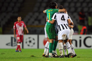 TOK LEDELSEN: F�r Plasils treffer hadde Iaquinta gitt hjemmelaget ledelsen. Foto SCANPIX/AFP/ Giuseppe Cacace