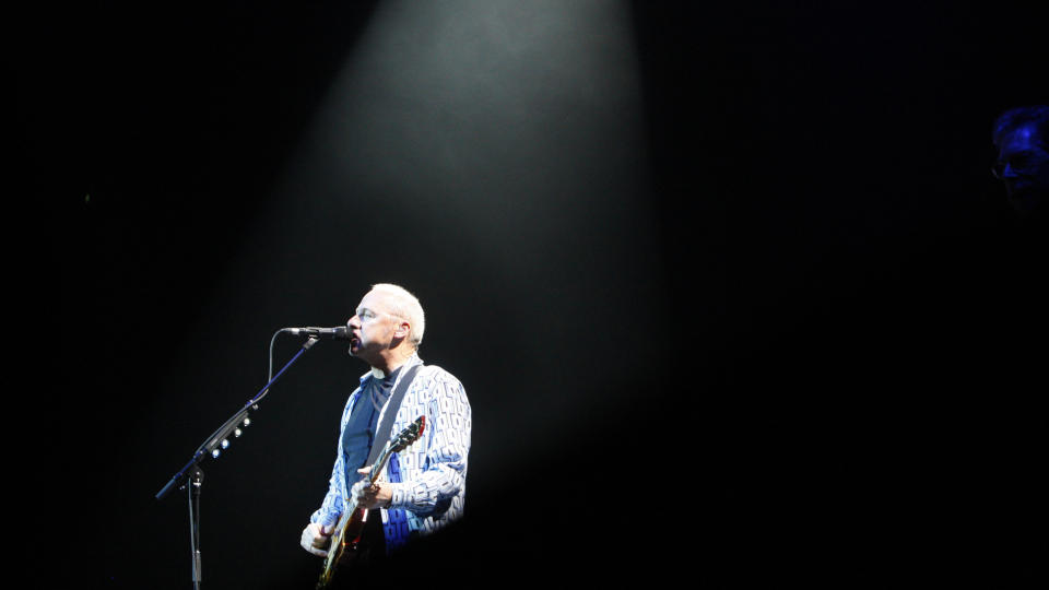 FULL KONTROLL: Mark Knopfler vet hva som funker og leverer bunnsolid som alltid. Foto: Scanpix