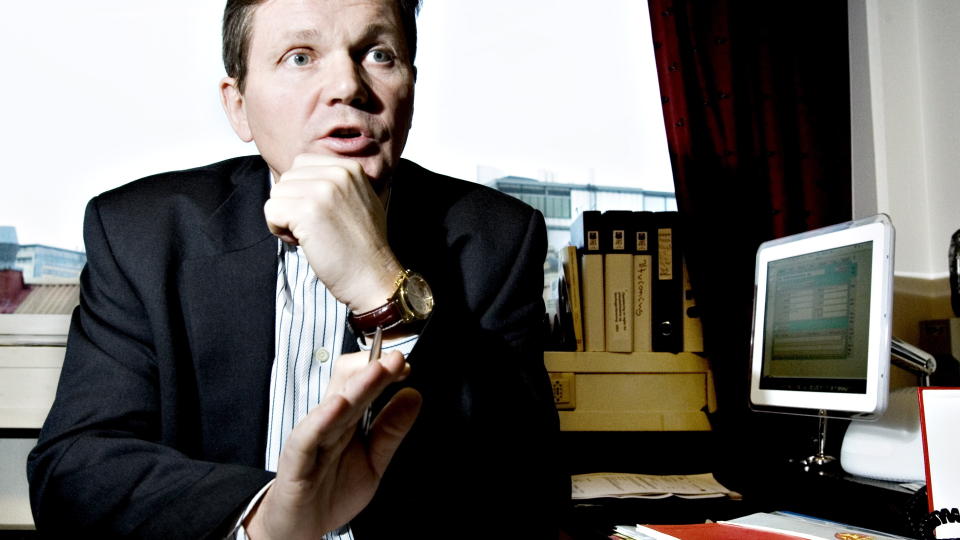 REAGERER: - Det er helt �penbart at en etter lovgivningen ikke kan skille ut enkelte geografisk omr�de og gi innbyggere som kommer derfra strengere straff n�r de stilles for retten, sier Arild Humlen, leder av Advokatforeningens rettsikkerhetsutvalg. Foto: Bj�rn Langsem
