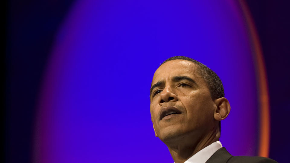 DYRT: Obama anslo at den nye helsereformen ville koste 900 billioner dollar - istedet lander den p� 1,2 trillioner dollar, if�lge nyhetsbyr�et AP. Foto: AFP  PHOTO/Jim WATSON/Scanpix