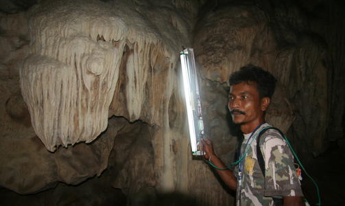 CORAL CAVE: Den mystiske hulen med stalaktitter som ser ut som koraller.