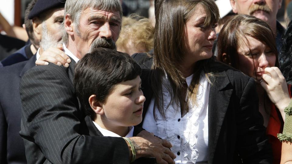 STERK KRITIKK: John McAleese mener ulykken, hvor hans soldats�nn ble drept i en bomeeksplosjon, kunne v�rt unng�tt. Foto: REUTERS