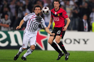 IMPONERT: Jonny Evans (t.h.) er imponert over Manchester Citys sesongstart, men er optimistisk foran s�ndagens byderby.Foto: SCANPIX/AFP PHOTO/MUSTAFA OZER