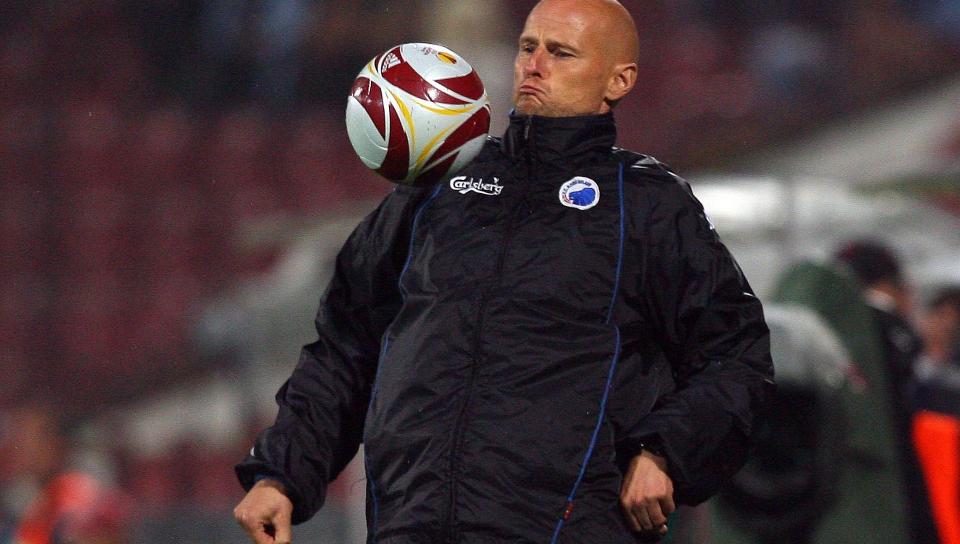 HAR FORTSATT TOUCHEN: Ingenting � si p� ballbehandlingen til St�le Solbakken, men resultatmessig har FCK-treneren hatt en mager h�st. Foto: Mircea Rosca, EPA/Scanpix