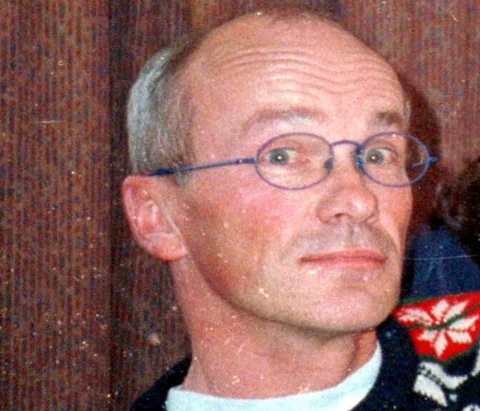 KJ�RER: Giftdrapsd�mte Terje Wiik (61) kj�pte motorsykkel i fjor. N� kj�rer han landeveien gjennom Europa - if�lge ham selv p� vei hjem igjen for � melde seg til Ila fengsel. Foto: Privat