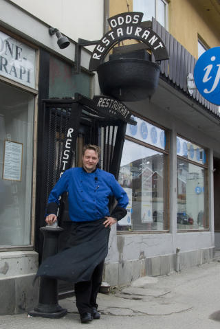 KONKURS: Her Geir Jakobsen f�r han d�pte om restauranten. Foto: TV 3