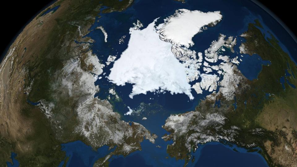 KRYMPER: Et bilde tatt med instrumentet Advanced Microwave Scanning Radiometer (AMSR-E) p� NASAs Aqua-satellitt viser tilstanden til isen p� Arktis 10. september. Nye m�linger viser at isniv�et er p� sitt tredje minste siden 1979. Foto: REUTERS/NASA/Goddard Space Flight Center Scientific Visualization Studio/Scanpix