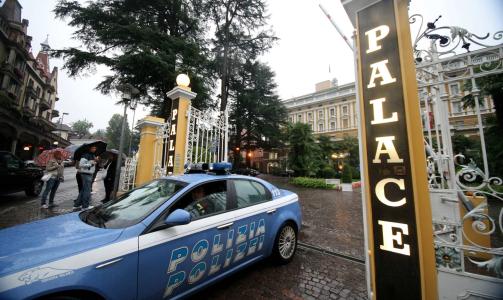 P� SLANKER'N: Diego Maradona sliter med vekta og har sjekket inn p� eksklusive Palace Hotel i italienske Merano for � ta av overfl�dige kilo.Foto: SCANPIX/REUTERS/Davide Elias