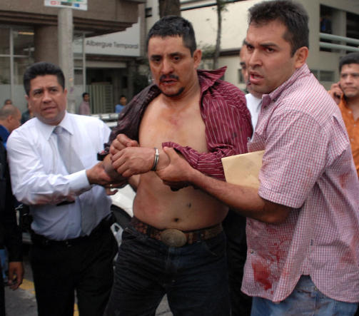 P�GREPET: Felipe Hernandez Castillo ble behandlet for en skuddskade etter t-banedramaet, men kom i motsetning til to av sine ofre fra hendelsen med livet i behold.  Foto: POLITIET / AFP
