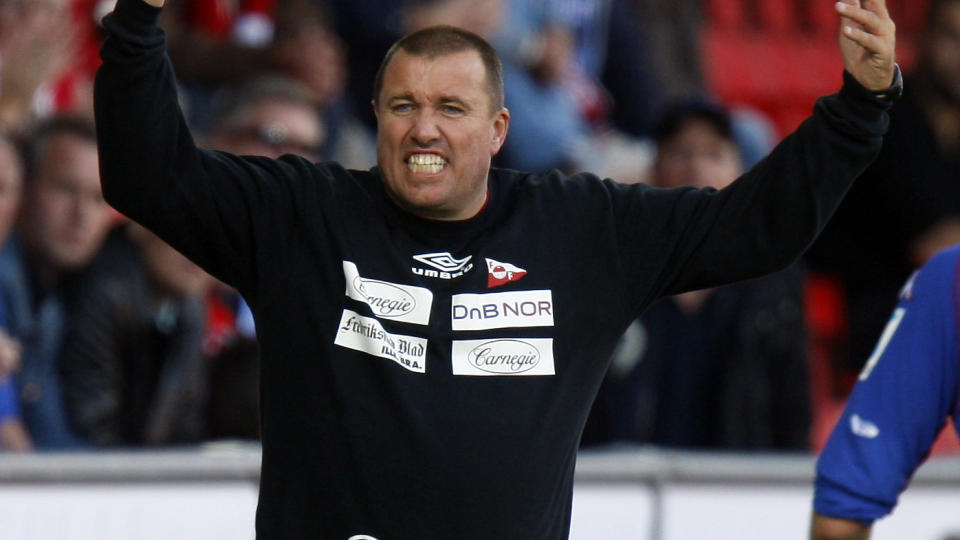 M� SPARE: Tom Nordlie synes ikke noe om � kappe stallen til 18 utespillere. Foto: Lise �serud / Scanpix
