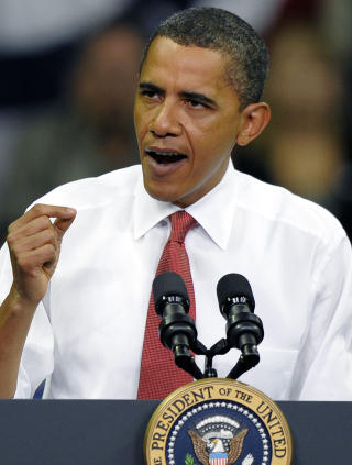 JOBBER I MOTVIND: USAs president Barack Obama sliter kraftig med � f� gjennomslag for sin dr�m om helsereform. Den krevende krigen i Afghanistan skaper ogs� tr�bbel. Foto: Jewel Samad/Scanpix