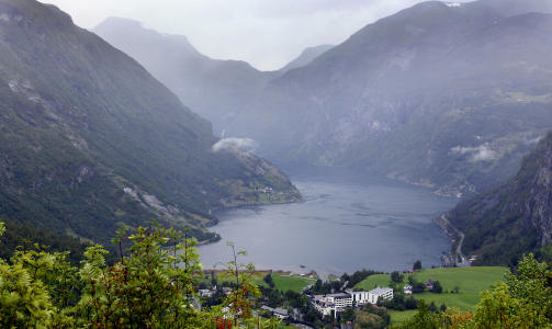 H�ST: N�r det siste av sesongens skip har forlatt fjorden senker stillheten seg over Geiranger. Alle foto: Ole C. H. Thomassen