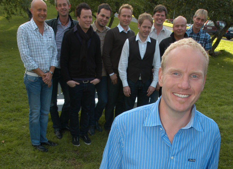 FIKK FLEST BREV FRA MENN: Jan Eriks med sine utvalgte: F.v Ole Kristian Huser, H�vard Jarstad, Tom Atle Aas, Bj�rn StianJohannessen, Sami Petteri Toivanen, P�l Anders Berntzen, Sigmund Lillesletten, Tim Charles Antonsen og Jan Helge �versveen.