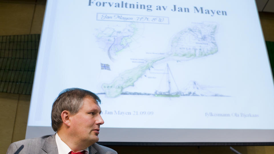OSLO  20090921.
Olje- og energiminister Terje Riis Johansen under �pningen av seminaret om �pningsprosessen for havomr�dene ved Jan Mayen. Prosessen er f�rste steg for � kunne kartlegge grunnlaget for petroliumvirksomhet i omr�det. Seminaret fant sted i departementets lokaler i Oslo mandag.
Foto: Heiko Junge / Scanpix
