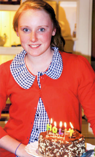 MOBBEOFFER: Holly Grogan gjorde det bra p� skolen, men ble plaget av medelever. Foto: PRIVAT/SOUTHWEST NEWS SERVICE/SCANPIX