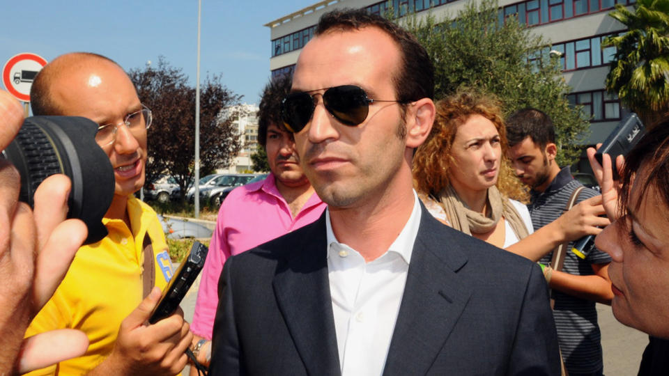 KAN BARE HA HJEMMEFESTER: Buinessmannen Gianpaolo Tarantini er satt i husarrest og f�r ikke forlate sitt hjem. Partyfikseren skal ha betalt rundt 30 kvinner for � tilby seksuelle tjenester. Foto:AP Photo/Donato Fasano/Scanpix