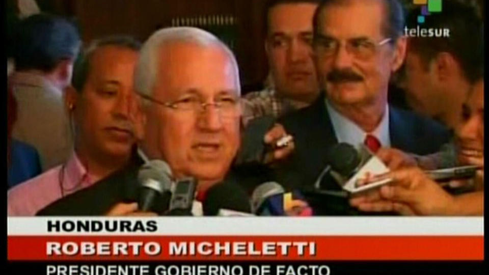 KREVER UTLEVERING:  Interim-leder Roberto Micheletti ber Brasil utlevere den avsatte presidenten som har s�kt tilflukt ved den brasilianske ambassaden i Honduras. De vil holde Brasil ansvarlig hvis det blir voldelige oppt�yer. 
 AFP PHOTO/TELESUR/HO