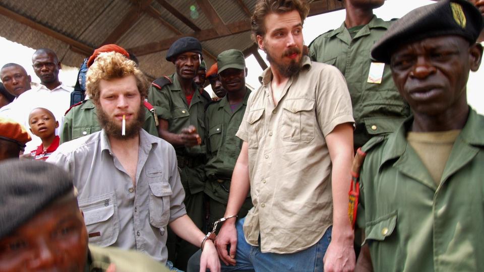 VENTER:  Kongo-fangene Joshua French og Tjostolv Moland m�tte i g�r sin nye norske advokat Morten Furuholmen. Foto: Torgeir Krokfjord