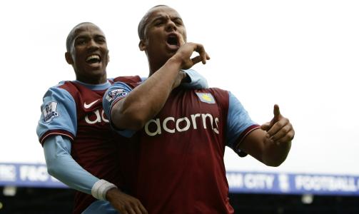 HAR SCORET I TRE P� RAD: Agbonlahor har ikke blitt noe d�rligere med ny fysikk. Her feirer han scoring i byderbyet mot Birmingham. Foto: REUTERS/Darren Staples