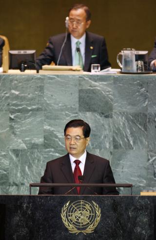 STORE L�FTER: Kinas president Hu Jintao lovet � prioritere kampen mot klimaendringer under sin tale i New York tirsdag. Kinas innsats regnes som sv�rt viktig dersom man skal komme fram til en god klimaavtale i K�benhavn i desember. Foto: REUTERS / Mike Segar / SCANPIX