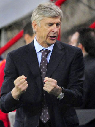 YES, FOUR MINUTES OF OVERTIME! Arsene Wenger og Arsenal f�r i snitt fire minutter og �tte sekunders tilleggstid n�r de ikke leder hjemme p� Emirates. Det er nest best av de fire store. 
AFP PHOTO / BELGA PHOTO ERIC LALMAND - MICHEL KRAKOWSKI