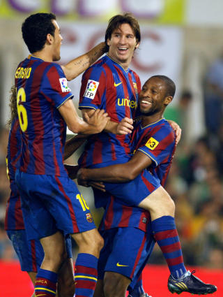 ENKLERE I BARCA: Lionel Messi scoret to m�l da Barcelona slo Racing de Santander 4-1 borte i g�r kveld. Foto: AP/Juan Manuel Serrano