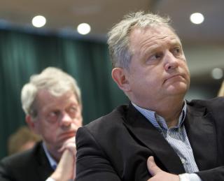 HAR KLUBBENS ST�TTE: Niels R�ine i Norsk Toppfotball frykter ikke at klubber n�rmest blir satt under administrasjon med de nye lisensreglene til NFF. - Det viktige her er finansiell fair play. Vi har hatt eksempler hvor det ikke har v�rt tilfelle. Derfor st�tter vi helt klart denne lisensordningen som er presentert i dag, sier han. 
Foto: Morten Holm / Scanpix