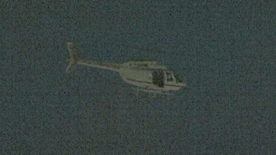 KOM I HELIKOPTER:  Ranerne b�de kom og forsvant i et stj�let helikopter av typen Bell 206 Jet Ranger.  Foto: AP Photo/APTN/Scanpix