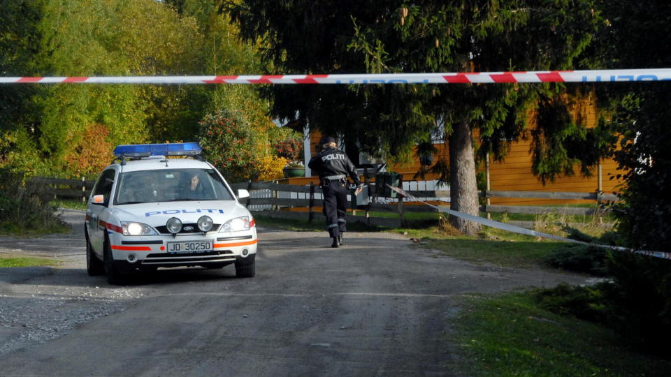 DRAP: En mann i 40-�ra er siktet for drapet p� sin kone p� Skreia i �stre Toten kommune i Oppland natt til torsdag. Mannen ble p�grepet p� stedet og er forel�pig siktet for forsettlig drap. 
SPERRET FOR OPPLAND ARBEIDERBLAD
Foto: Jon Olav Andersen / Scanpix
