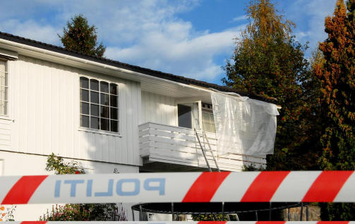 FUNNET P� VERANDAEN: 42-�ringens 38-�rige kone ble funnet drept p� verandaen, etter at han selv ringte politiet og fortalte at han hadde drept henne. Parets s�nner p� 3 og 14 �r sov p� rommene sine under drapet. Foto: JON OLAV ANDERSEN/TOTENS BLAD